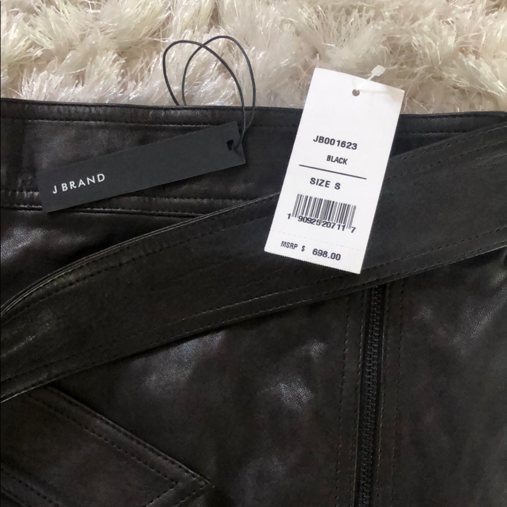 Christa Zip Mini Skirt In Black Leather - Picture 5 of 7